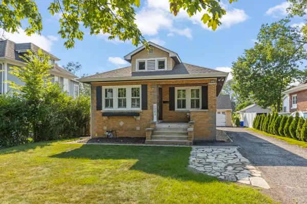 1002 N President Street, Wheaton, IL 60187