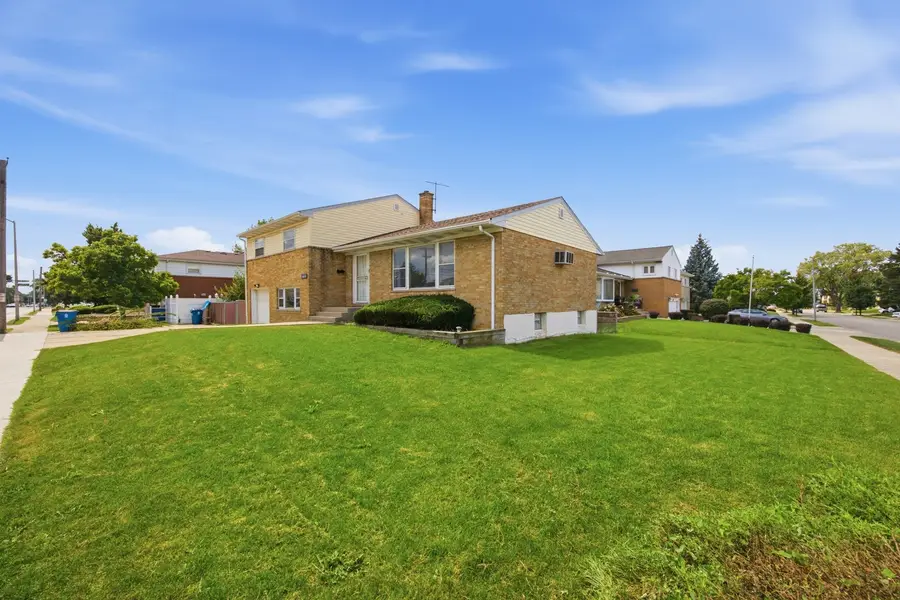 1670 N 5th Avenue, Melrose Park, IL 60160 - #3
