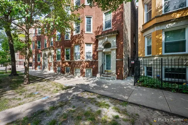 2439 N Kedzie Boulevard #1, Chicago, IL 60647