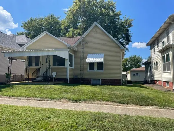 210 N Oak Street, Villa Grove, IL 61956