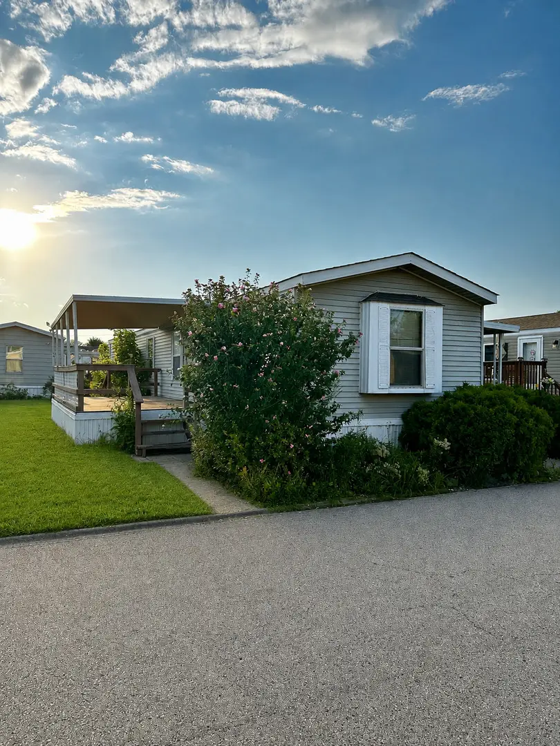 27W370 Geneva Road #124, West Chicago, IL 60185 - #1