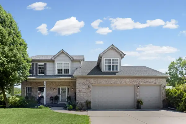 398 Essex Drive, Oswego, IL 60543