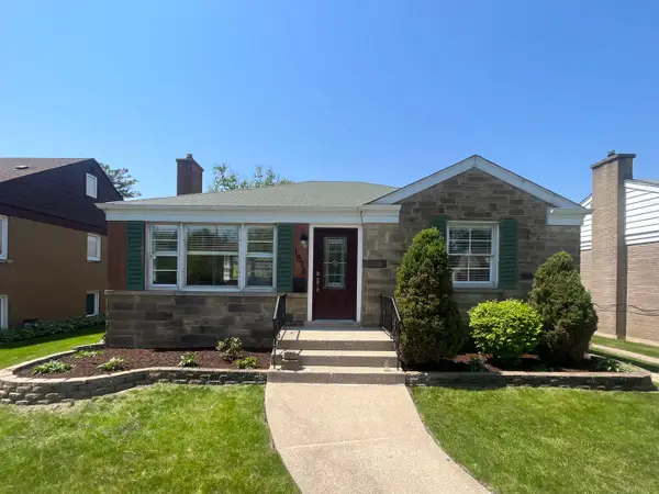 1816 Hull Avenue, Westchester, IL 60154