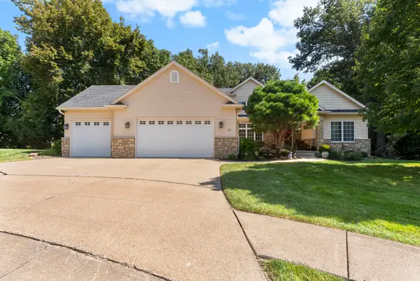 33 Chippiannock Place, Rock Island, IL 61201