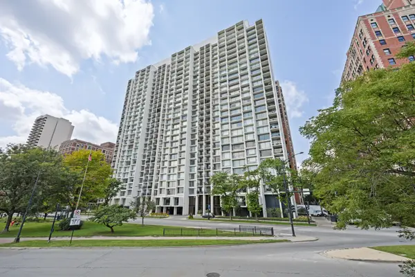 3200 N Lake Shore Drive #2604, Chicago, IL 60657