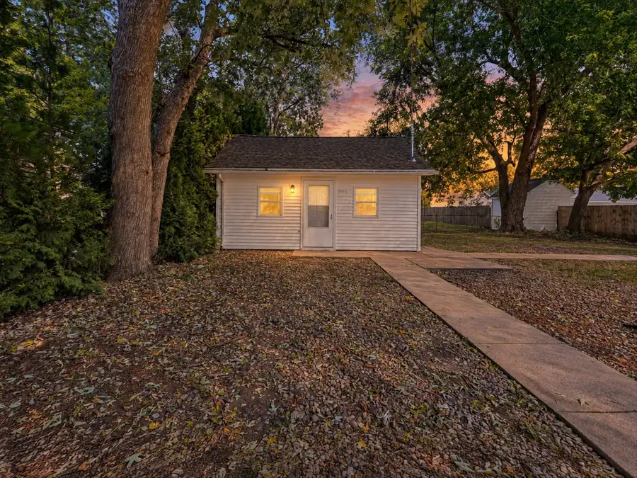 604 E Houghton Street, Tuscola, IL 61953 - #2