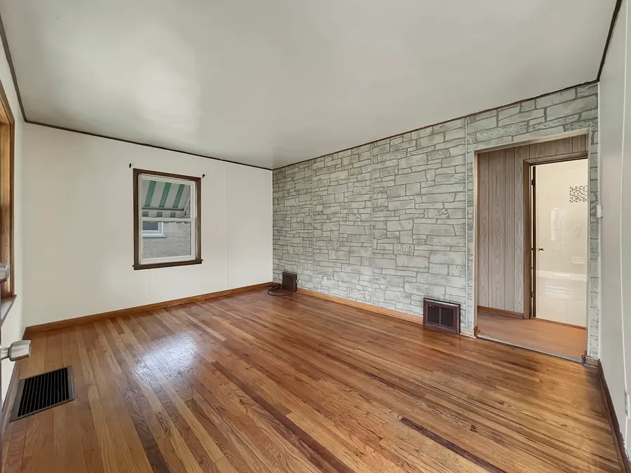435 Greenbay Avenue, Calumet City, IL 60409 - #3