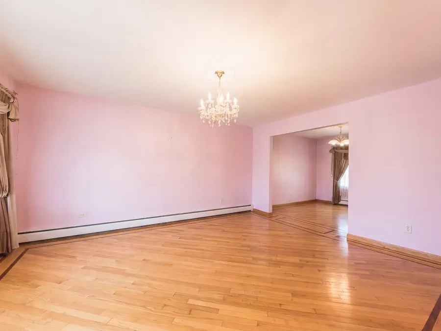 2950 Briarwood Drive W, Mount Prospect, IL 60056 - #3