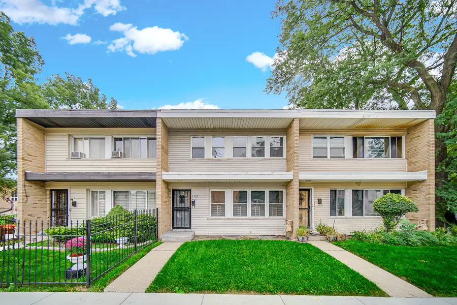 2303 E 100th Street, Chicago, IL 60617 - #2