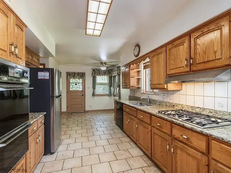109 W Berkshire Lane, Mount Prospect, IL 60056 - #3