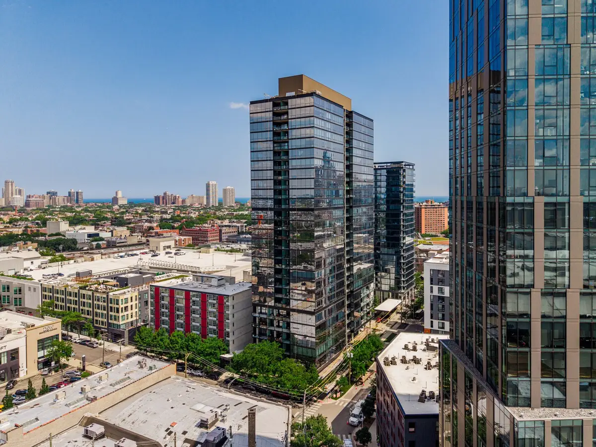 860 W Blackhawk Street #2002, Chicago, IL 60642 - #1
