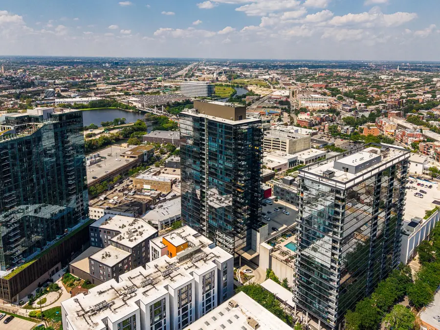 860 W Blackhawk Street #2002, Chicago, IL 60642 - #2
