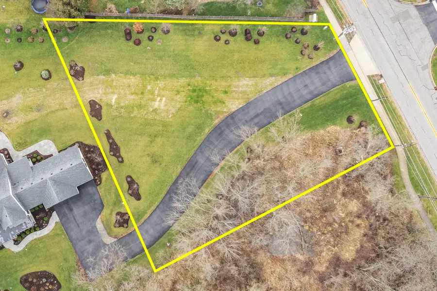 1860 W Wiesbrook Road, Wheaton, IL 60189 - #2