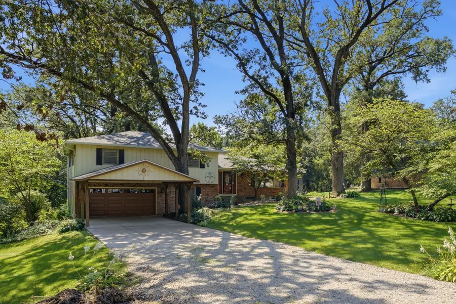 4 Timberlane Drive, Geneseo, IL 61254 - #3