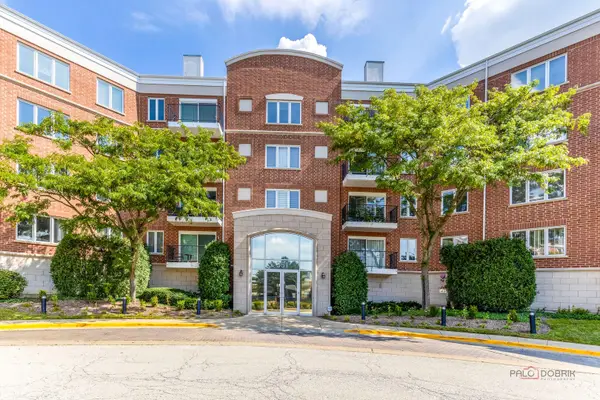 351 Town Place Circle #503, Buffalo Grove, IL 60089