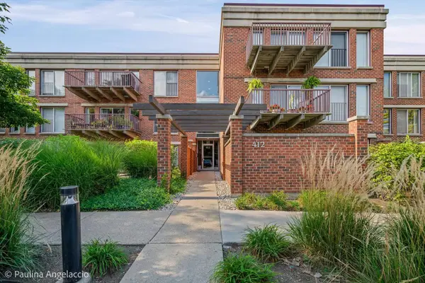 412 Kelburn Road #212, Deerfield, IL 60015