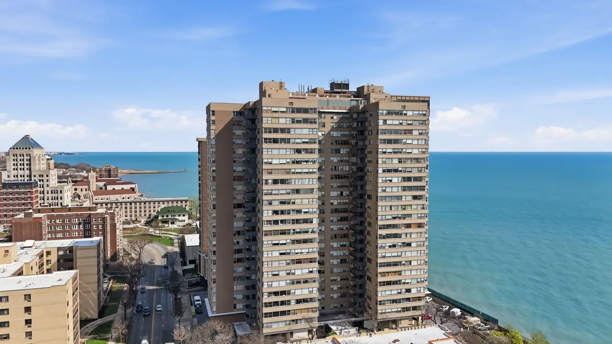 6301 N Sheridan Road #17R, Chicago, IL 60660 - #1