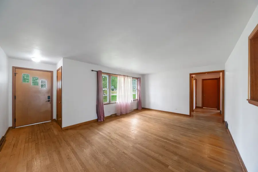 2135 Hawthorne Lane, Waukegan, IL 60087 - #3