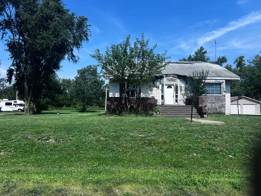 211 W 1st Street S, Clarence, IL 60960 - #2