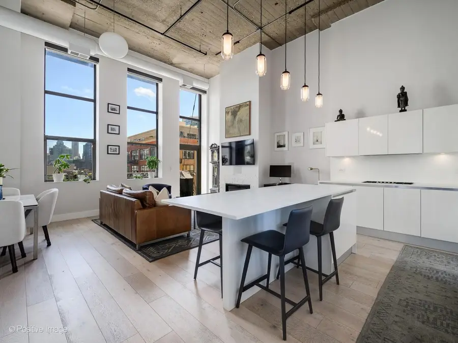 758 N Larrabee Street #523, Chicago, IL 60654 - #2