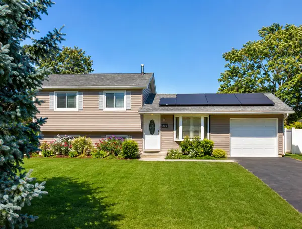 206 E Briarcliff Road, Bolingbrook, IL 60440