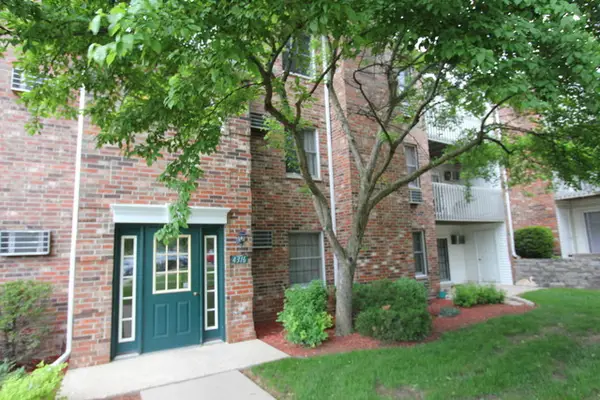 4316 W Shamrock Lane #2D, McHenry, IL 60050