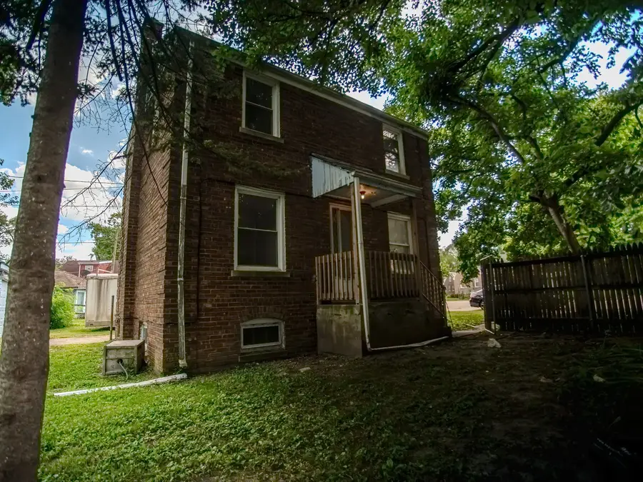 250 E 143rd Street, Dolton, IL 60419 - #2