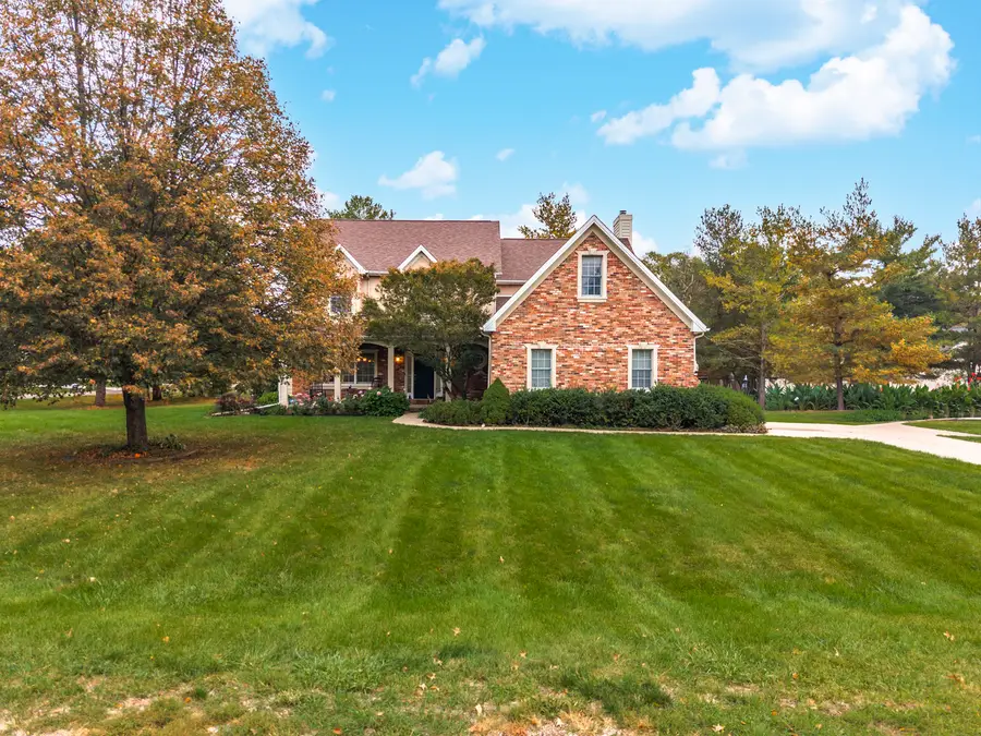 8653 Oakmont Road, Bloomington, IL 61705 - #2