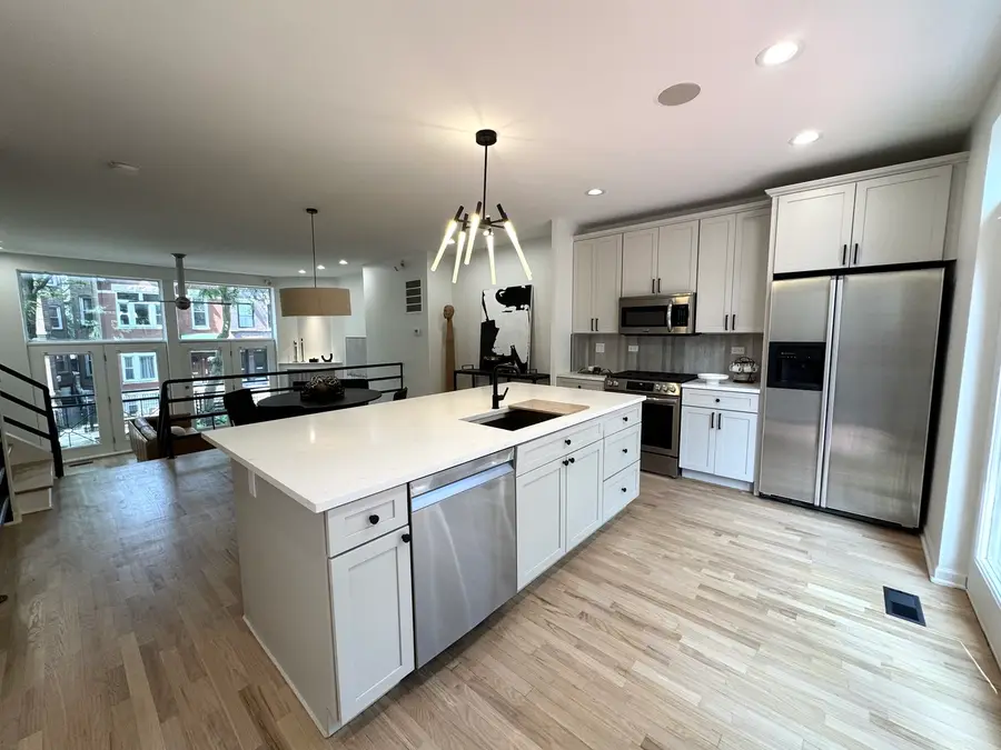 1107 N Wolcott Avenue, Chicago, IL 60622 - #3