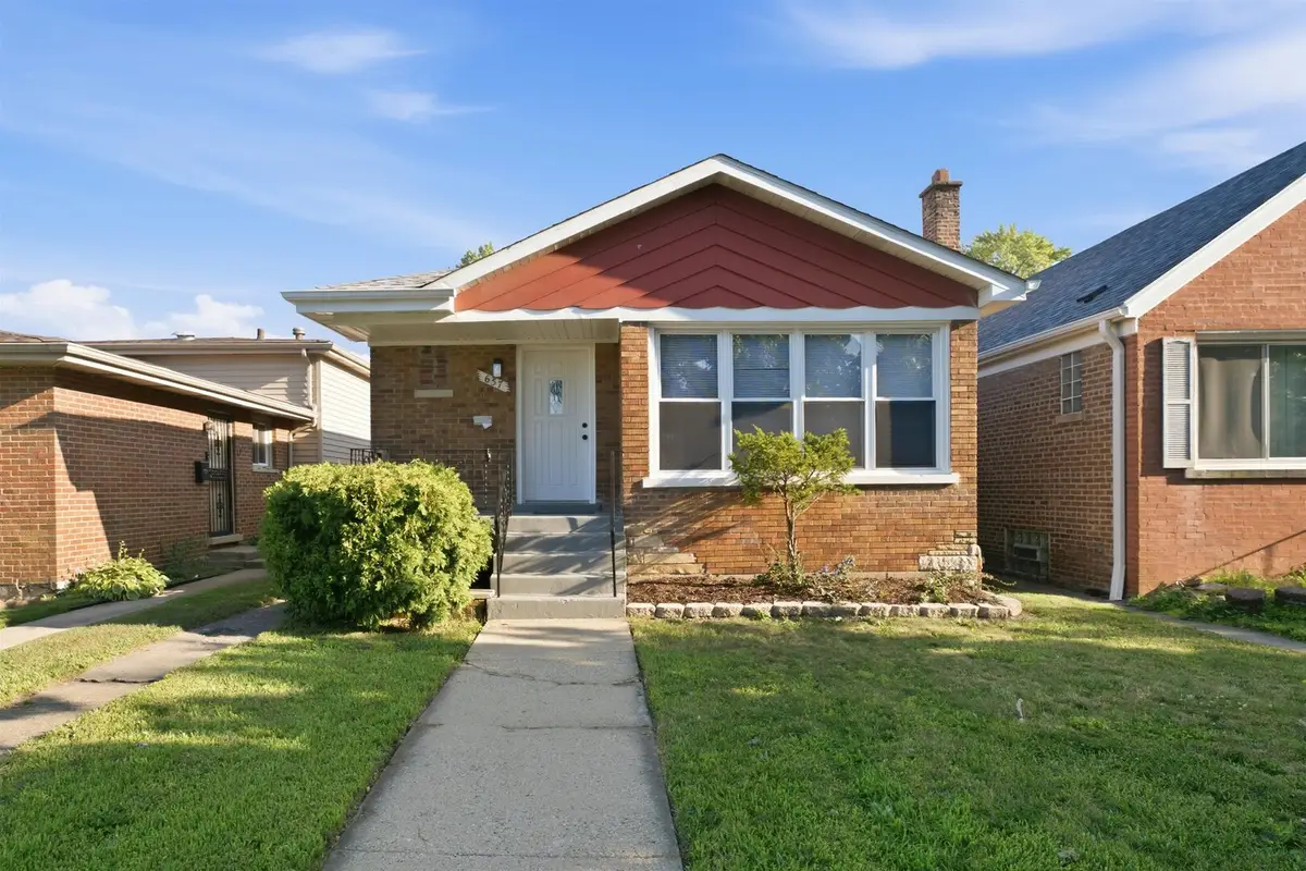 657 E 100th Place, Chicago, IL 60628 - #1