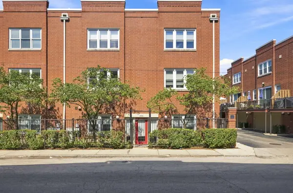 1730 W Terra Cotta Place, Chicago, IL 60614