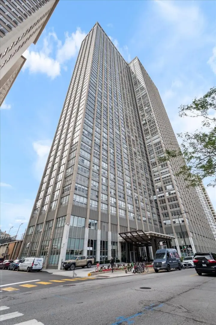 655 W Irving Park Road #4003, Chicago, IL 60613 - #2