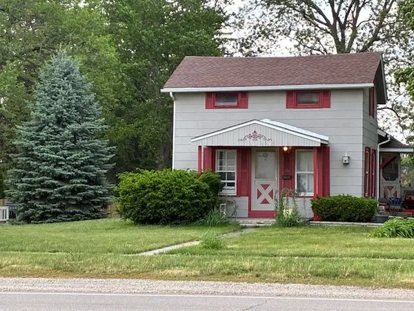 704 W Grant Highway, Marengo, IL 60152