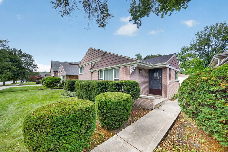 3824 W Chase Avenue, Lincolnwood, IL 60712 - #2