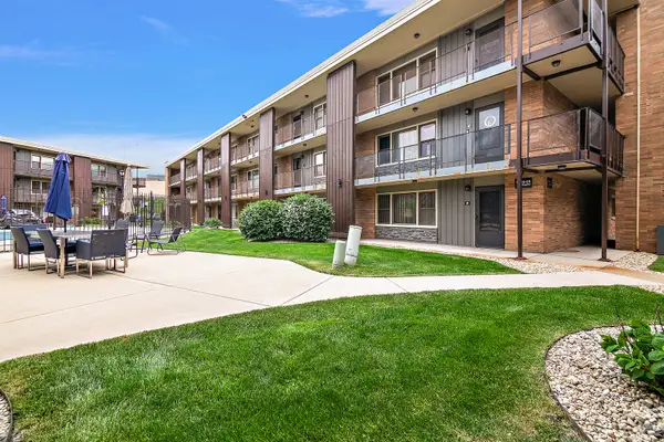 9608 W Higgins Road #2c, Rosemont, IL 60018