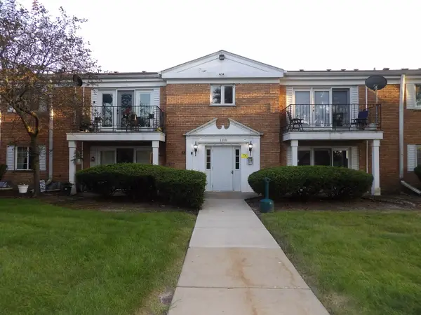 1100 N Farnsworth Avenue #2A, Aurora, IL 60505