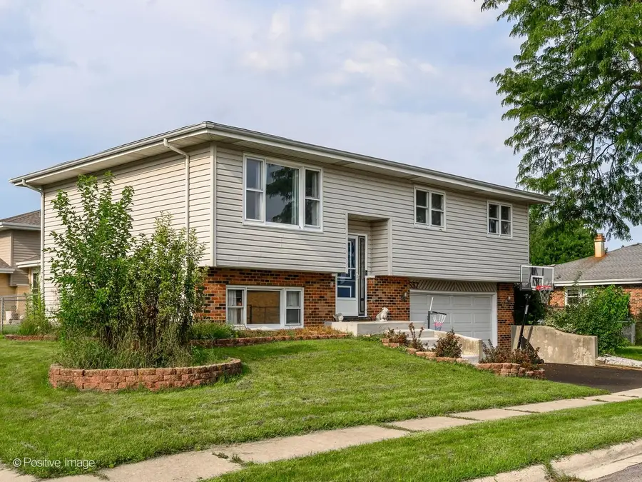 557 Delaware Trail, Carol Stream, IL 60188 - #2