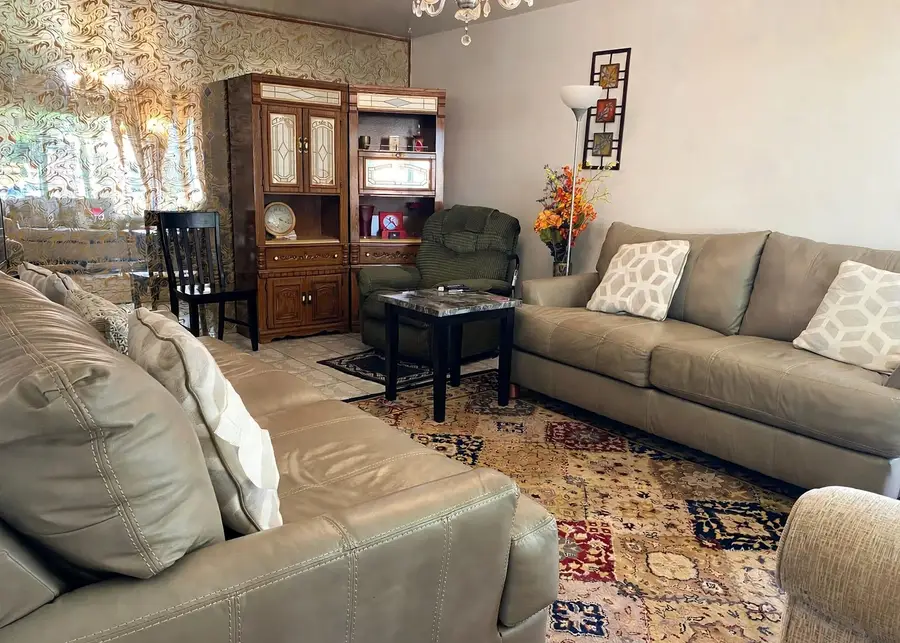 9521 S Knox Avenue, Oak Lawn, IL 60453 - #2