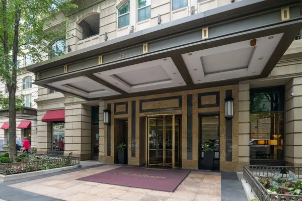 25 E Superior Street #2803, Chicago, IL 60611