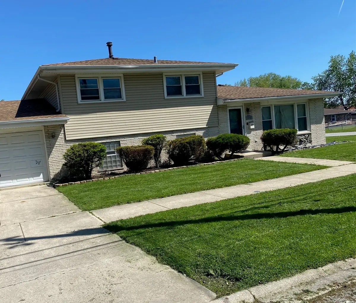 15760 Church Drive, South Holland, IL 60473 - #1