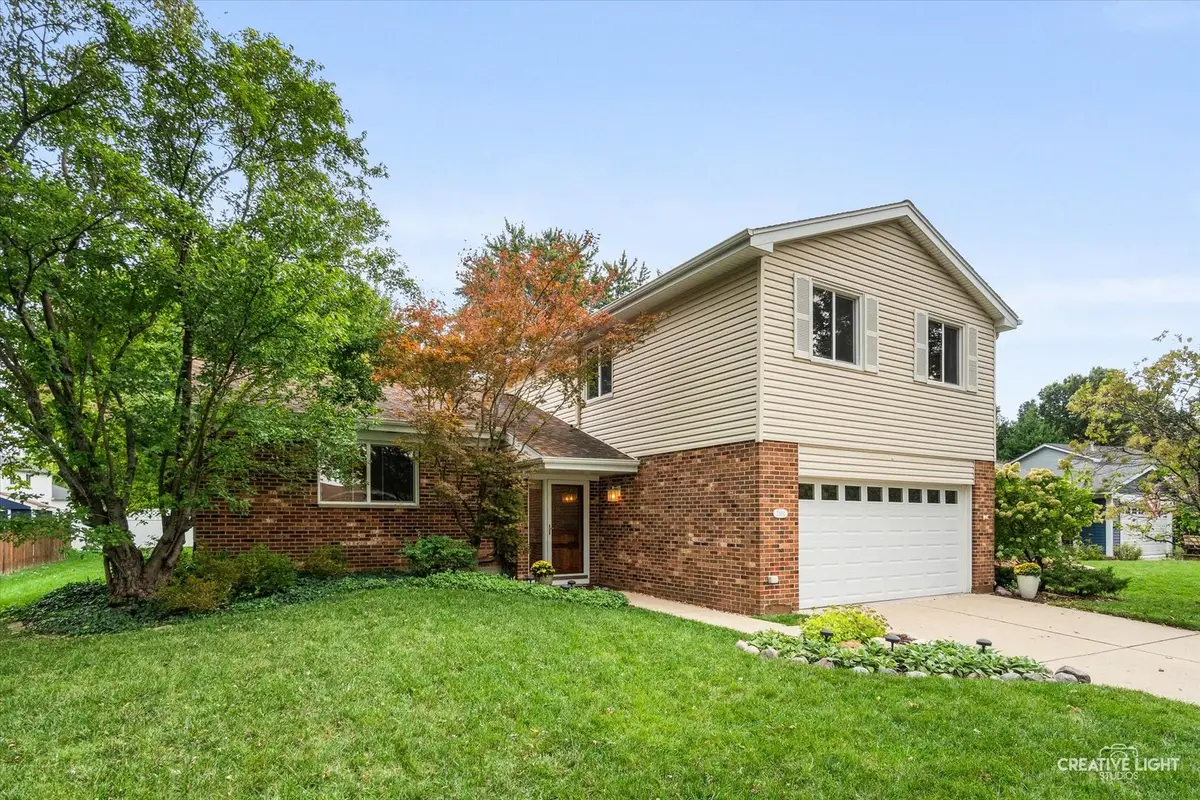 2S111 Lynn Court, Warrenville, IL 60555 - #1