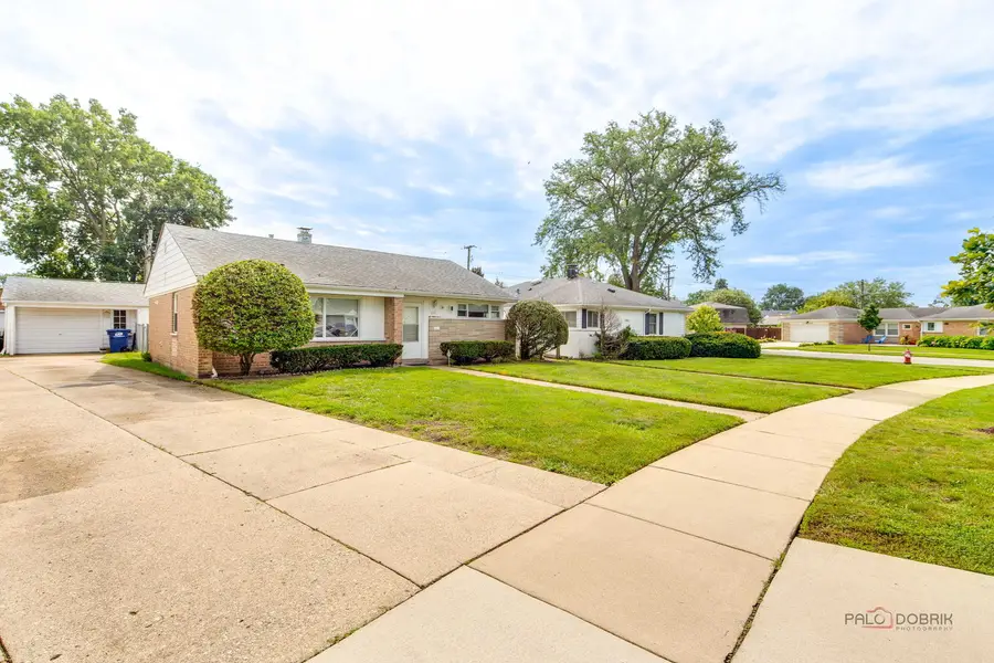 1091 E Villa Drive, Des Plaines, IL 60016 - #2