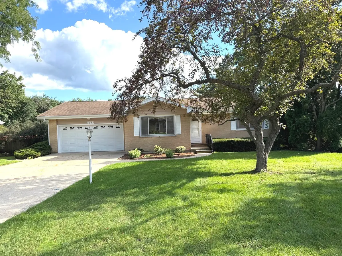 2323 Carriage Lane, Lindenhurst, IL 60046 - #1