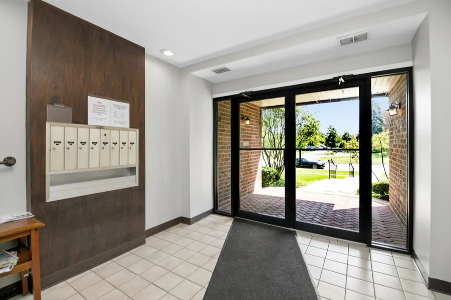 462 Raintree Drive #2A, Glen Ellyn, IL 60137 - #2