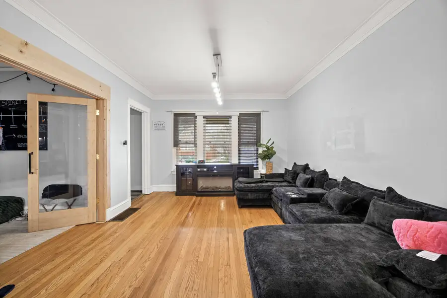 10734 S Avenue F, Chicago, IL 60617 - #3