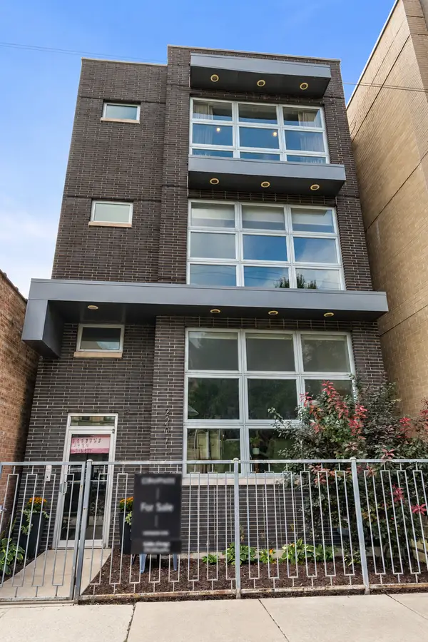 2207 W Belmont Avenue #3, Chicago, IL 60618