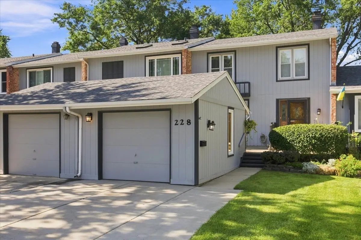 228 Willow Lane, Bloomingdale, IL 60108 - #1