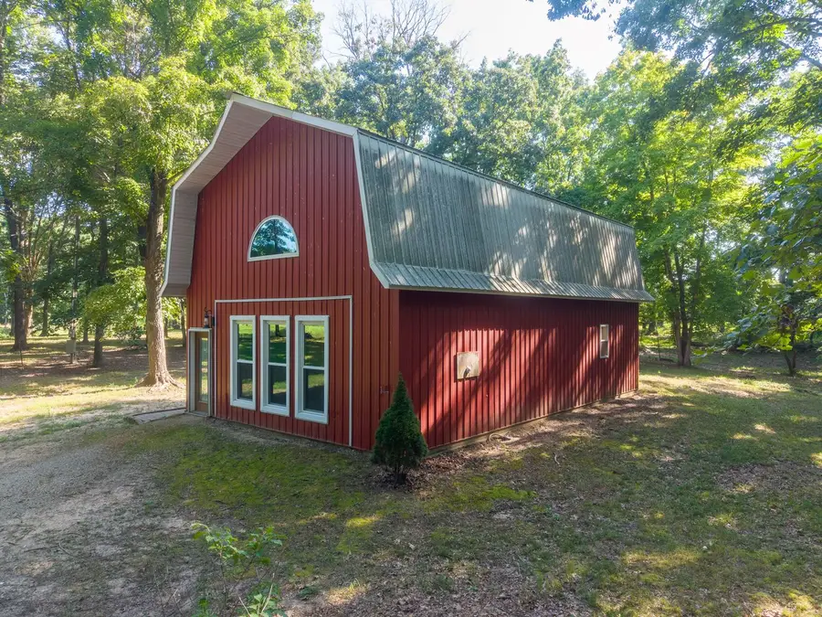 6600 Marshall Creek Road, Patoka, IL 62875 - #2
