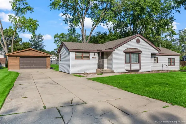 10334 S 74th Avenue, Palos Hills, IL 60465