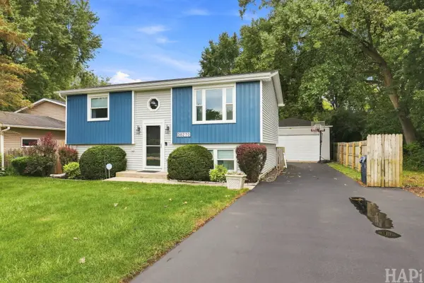 38270 N North Shore Avenue, Beach Park, IL 60087